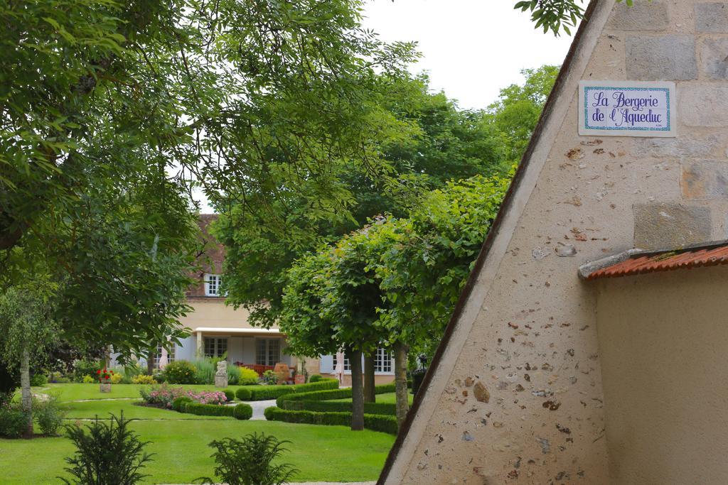 Chambres D'Hotes La Bergerie De L'Aqueduc Houx Exterior foto